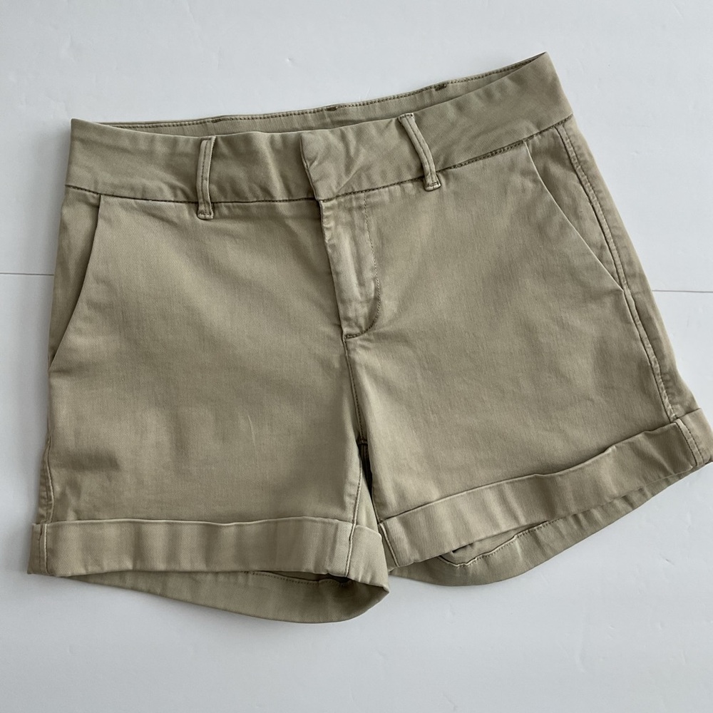 Oat New York Women’s Shorts Khaki Size 26